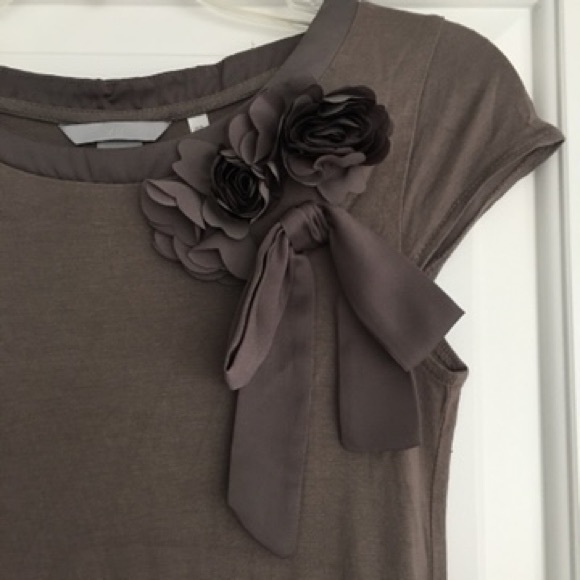 H&M Women’s Chic Tee - Picture 2 of 5